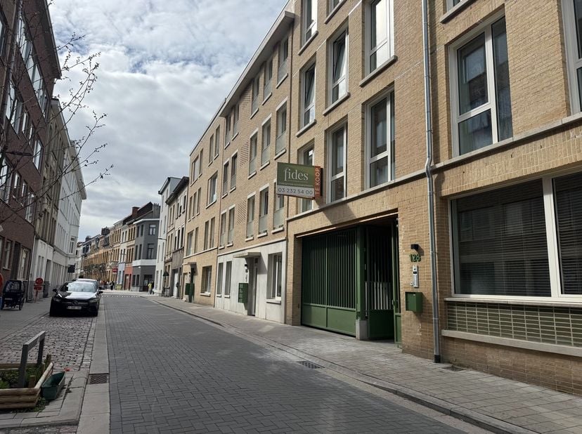 Garage à vendre
                    à 2600 Berchem