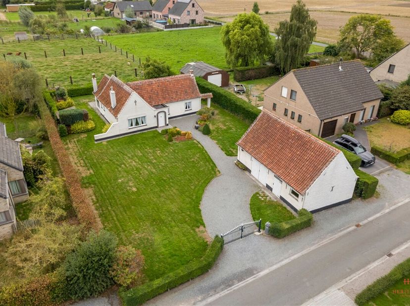 Huis te koop in Heidestraat 11,
                    9880 Aalter