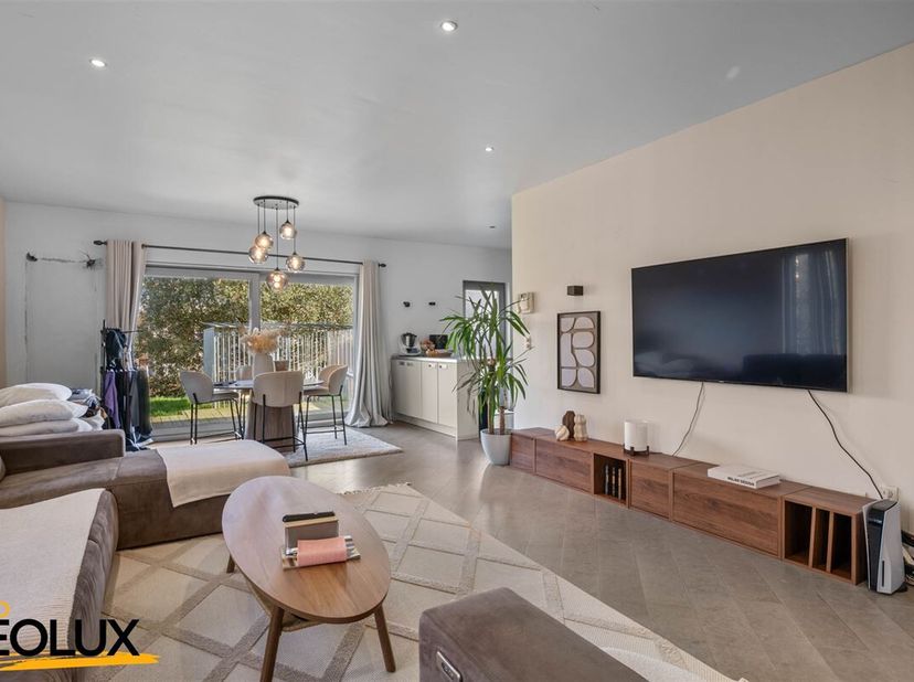 Immo Leolux propose cette propriété avec jardin à Asse<br />
Dans un cadre agréable à Asse, Immo Leolux propose cette maison construite en 2006. La ma