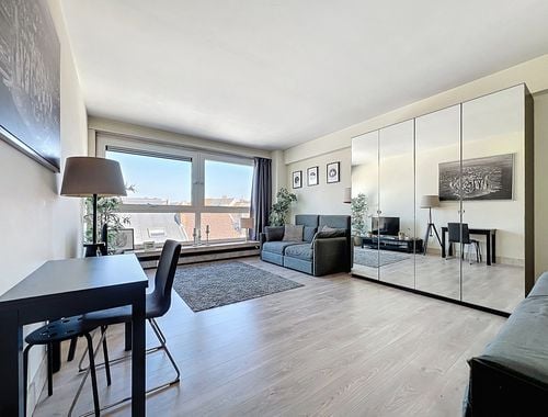                                        Studio à vendre à Ixelles, € 225.000
