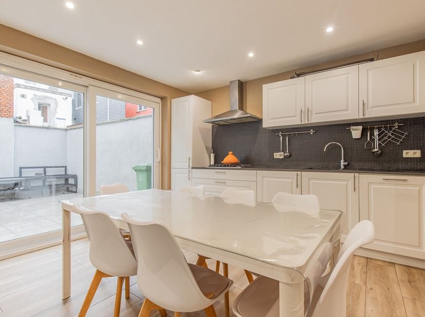 Maison à vendre à Nikkelstraat 25,
                    2060 Antwerpen