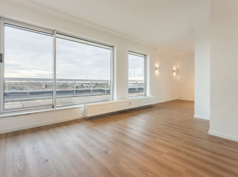 Te huur – Recent gerenoveerd appartement met uitzonderlijk terras en uitzicht<br />
<br />
Sint-Katarinaplein, Hasselt<br />
<br />
Dit recent volledi