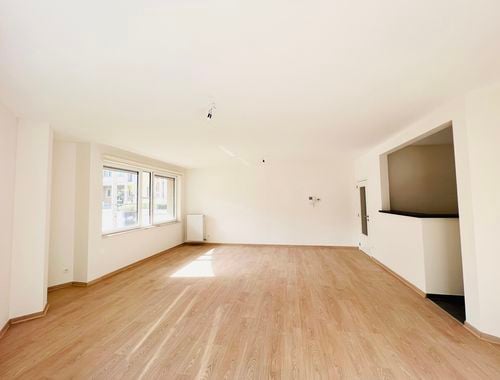                                         Appartement te huur in Sint-Lambrechts-Woluwe, € 1.300
