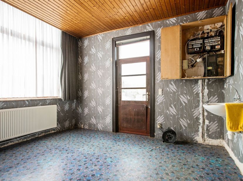 Karaktervol te renoveren herenhuis te koop!<br />
Op zoek naar een uniek renovatieproject met enorm veel potentieel en authentieke charme? <br />
Ge