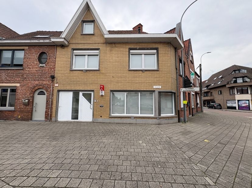 Huis te koop in Louis Leynstraat 2,
                    8800 Rumbeke