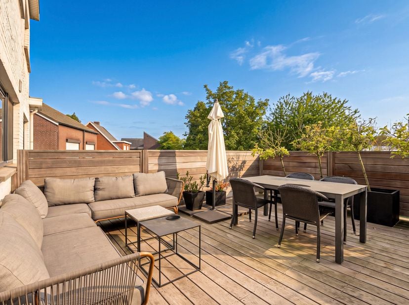 Appartement te koop in Ossestraat 15,
                    2440 Geel
