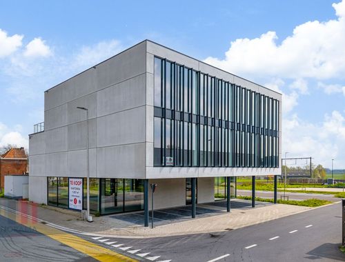                                         Bureaux à louer à Lendelede, € 3.219
