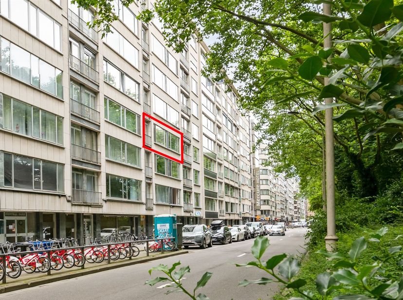 Openhuizendag op Zaterdag 13 Juni 15:30 tot 16:30<br />
<br />
Appartement (128 m²) met twee slaapkamers, 2 terrassen en autostaanplaats. <br />
<b