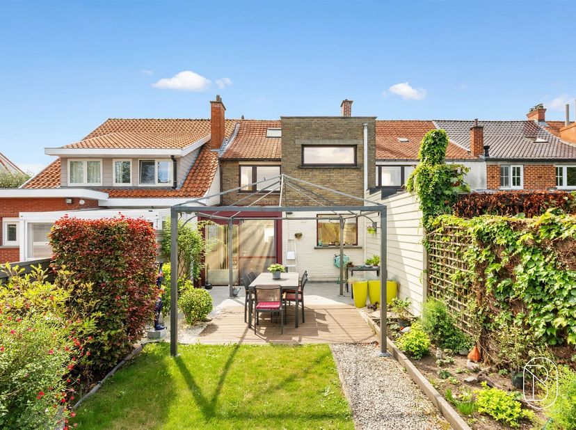 Huis te koop in Aatstraat 256,
                    9600 Ronse