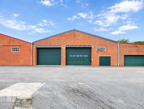                                         Bedrijfsgebouw te huur in Kortemark, € 2.250
