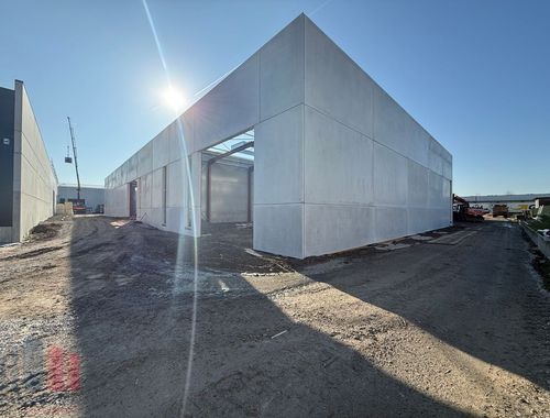                                         Bâtiment d’entreprise à louer à Deinze, € 3.100
