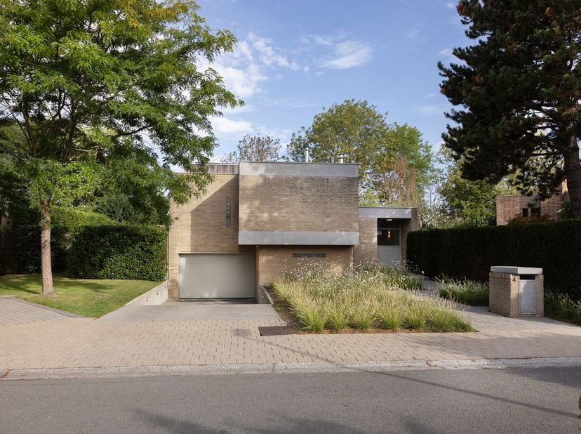 Huis te koop in Albijn Van den Abeelelaan 4,
                    8500 Kortrijk