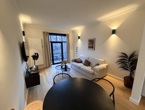                                         Appartement te huur in Elsene, € 1.350
