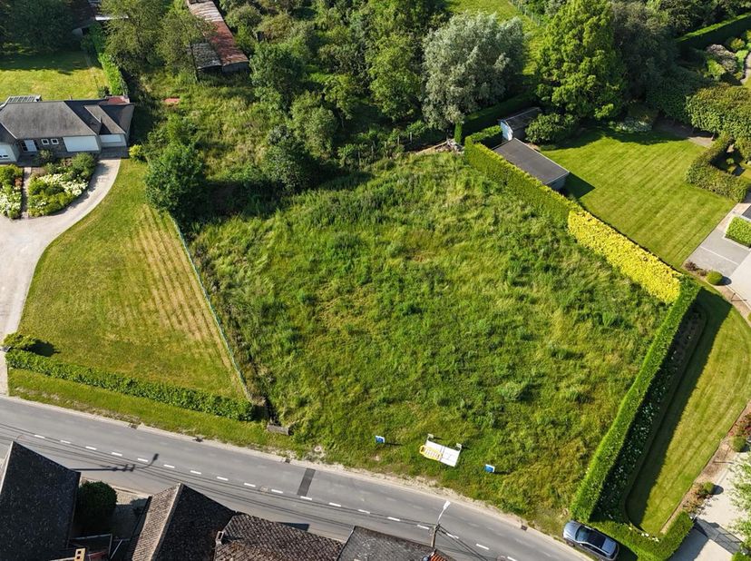Vous &amp;ecirc;tes &amp;agrave; la recherche d'une nouvelle maison idyllique au milieu d'un environnement rural et luxuriant ?<br />
LOCATION :<br />
Les ter