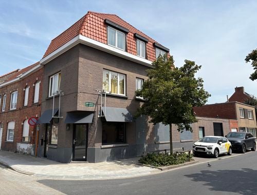                                        Handelszaak te koop in Assebroek, € 275.000
