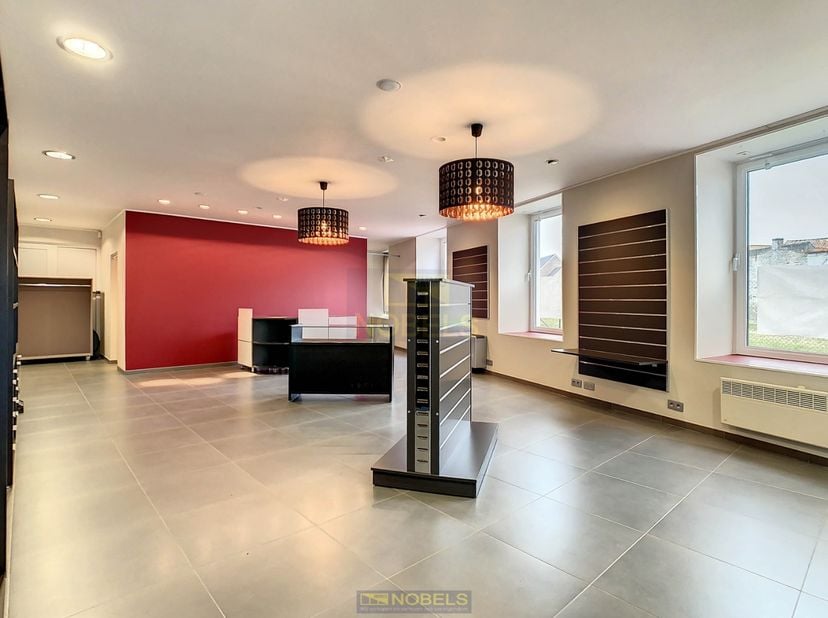 Bien professionnel à vendre
                    à 9890 Gavere