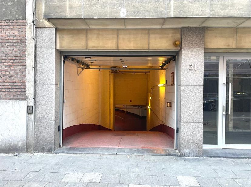Ondergrondse parkeerplaats vlakbij Centraal Station!<br />
Ligging: In de Osystraat, vlakbij Centraal Station en Rooseveltplaats.<br />
Beschrijving: