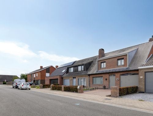                                         Woning te koop in Roeselare, € 370.000
