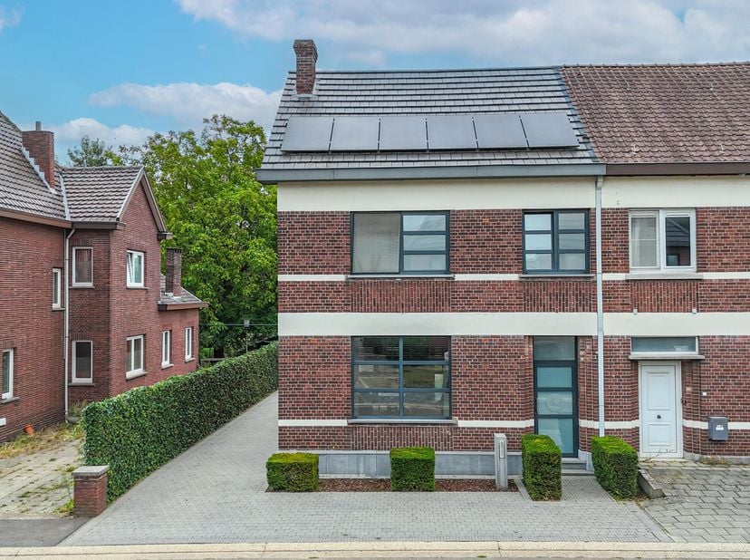 Huis te koop in Lieve Vrouwstraat 43,
                    3600 Genk