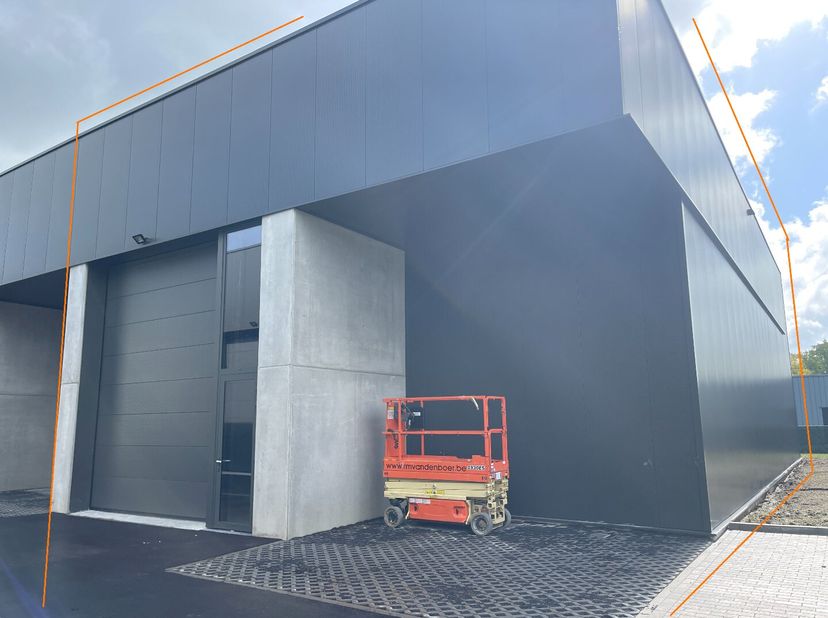 UNIT 7, is een modern nieuwbouw project  van een bedrijfsgebouw met 7 industriële units gelegen op het bedrijventerrein in Kiewit Hasselt. Zeer vlot b