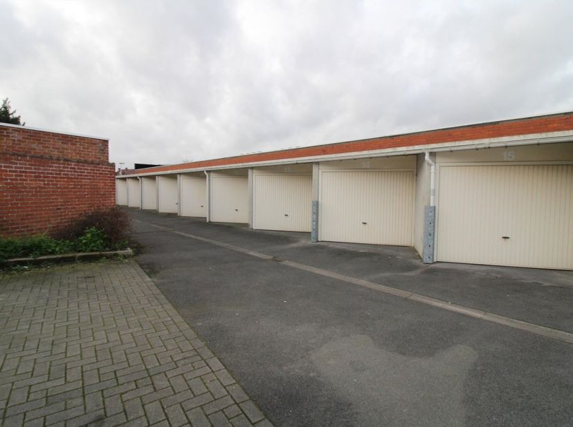 Garage à louer
                    à 8680 Koekelare
