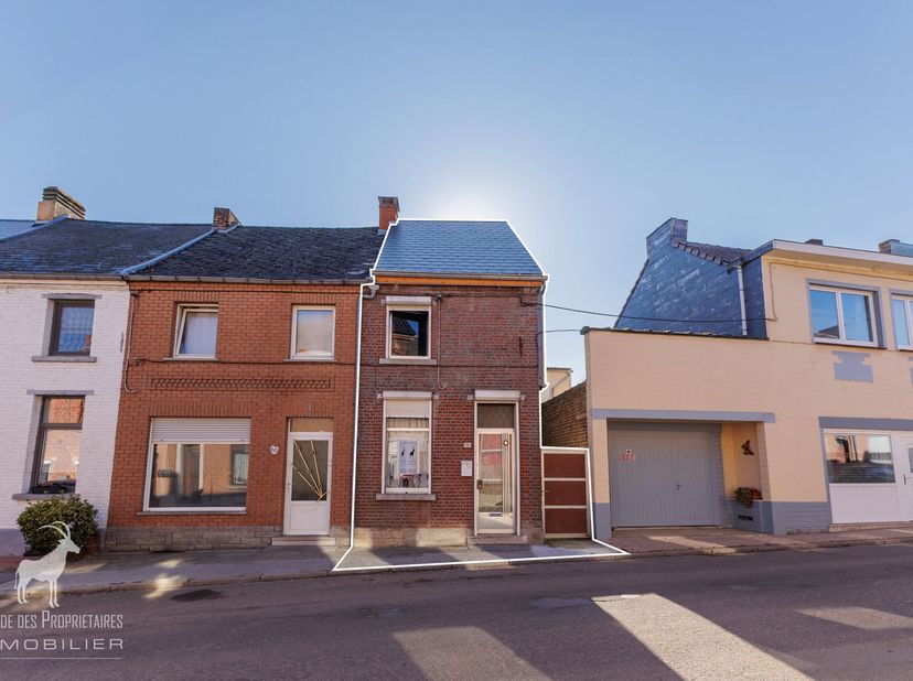Referentie agentschap: V7130-022<br />
Virtuele tour: https://immo360.immo-facile.com/vtour/fr/m34jau/frame<br />
Ontdek dit prachtige huis in het cha