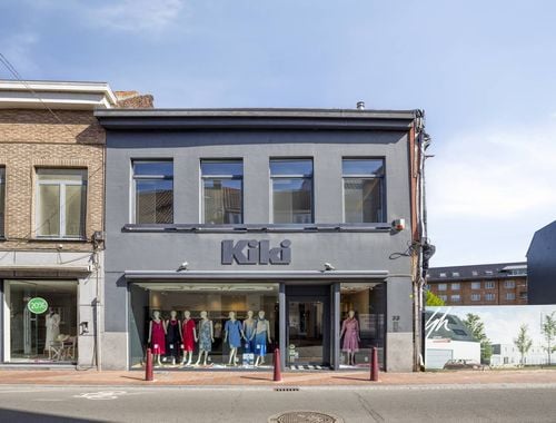                                         Bien commercial avec habitation à vendre à Poperinge, € 448.000
