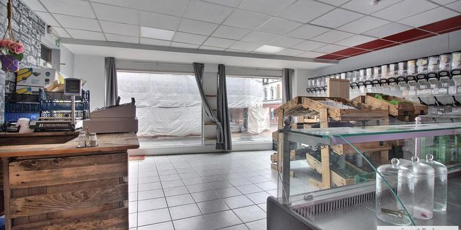 Bien professionnel à louer à 7780 Comines