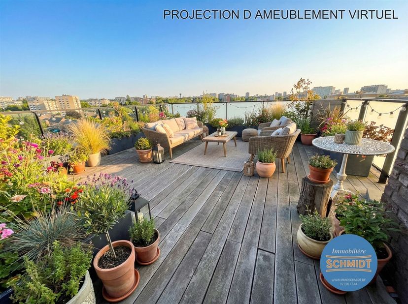 IMMOSCHMIDT (Ref. 29174) - EVERE (PADUWA): Schitterend penthouse appartement van 179m² bestaande uit een woonkamer van 50m², super uitgeruste keuken,