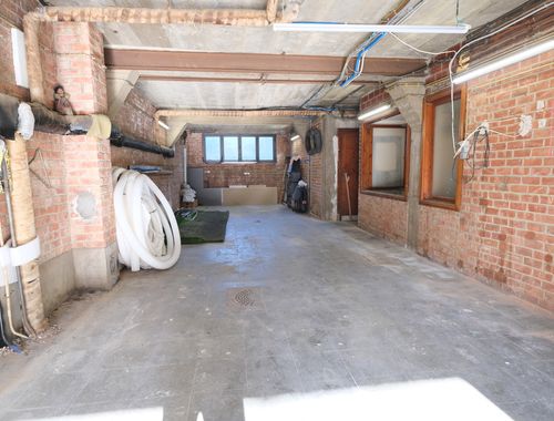                                         Entrepôt à vendre à Berchem-Sainte-Agathe, € 95.000
