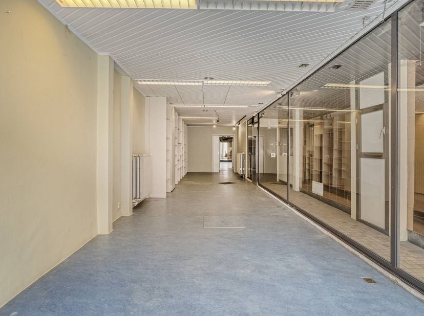 Bedrijfsvastgoed te koop in Ommegangstraat 16,
                    8870 Izegem
