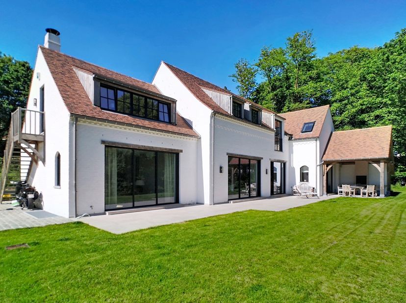 Dans une charmante rue d’Ohain, <br />
au calme tout en restant à proximité du Messager, <br />
de ses commerces et facilités, <br />
SUPERBE PROPRIET
