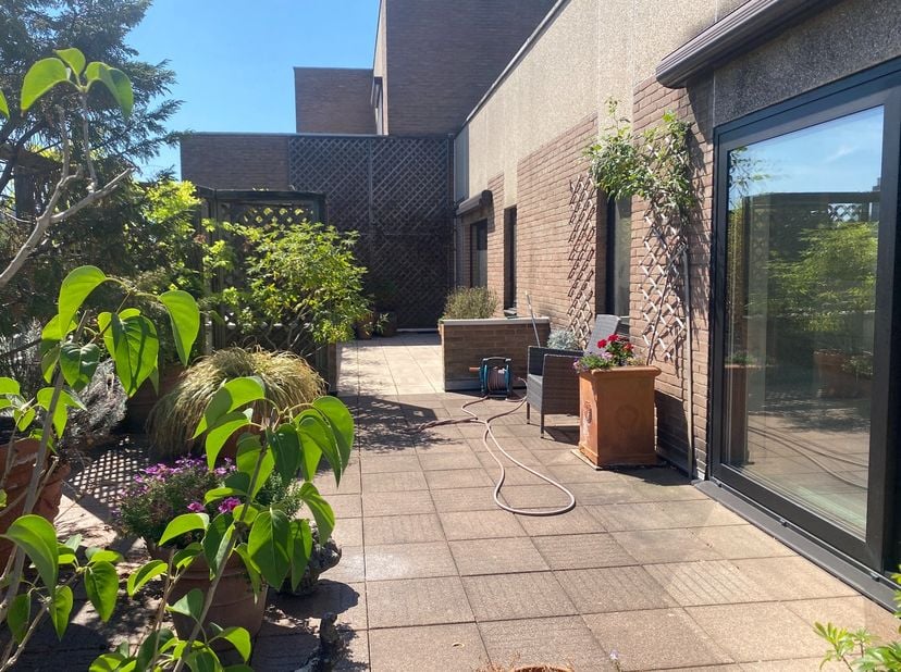 Appartement te koop
                    in 1050 Elsene