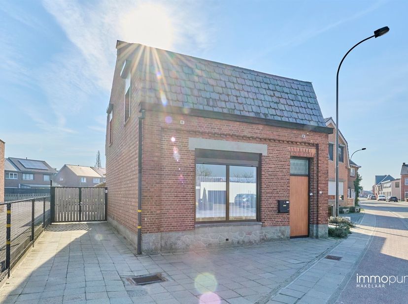 Huis te koop in Salvatorstraat 27,
                    3930 Hamont