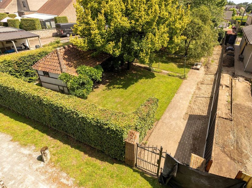 Bouwgrond voor OB op een perceel van 530m²<br />
Locatie: Gelegen in een rustige en kindvriendelijke buurt in het centrum van Noorderwijk, met alle fa