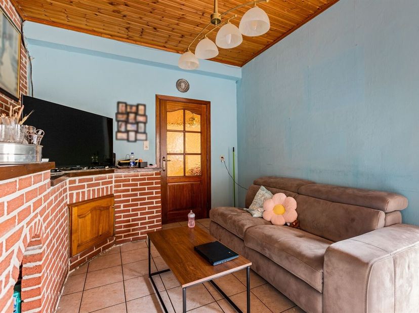 Gezellige gezinswoning op een perceel van 740m²<br />
Bent u op zoek naar een woning met ruimte en tal van mogelijkheden? Dan is deze woning in de Gou
