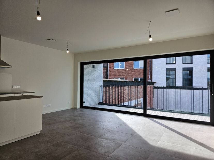 BEZOEK AANVRAGEN ENKEL MOGELIJK VIA VOLGENDE LINK: https://verlinden.mijnhuurprofiel.be/property/c088e25b-6d0c-400d-9e32-a811f1be1d37<br />
Dit nieuwe