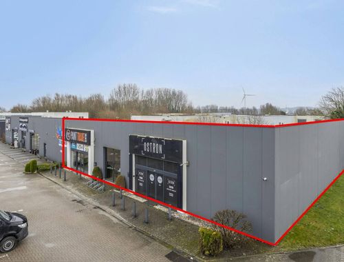                                         Bâtiment d’entreprise à vendre à Sint-Pieters-Leeuw, € 1.490.000
