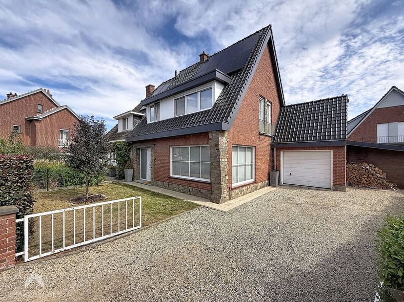 Huis te koop in De Witte Reek 36,
                    8800 Roeselare