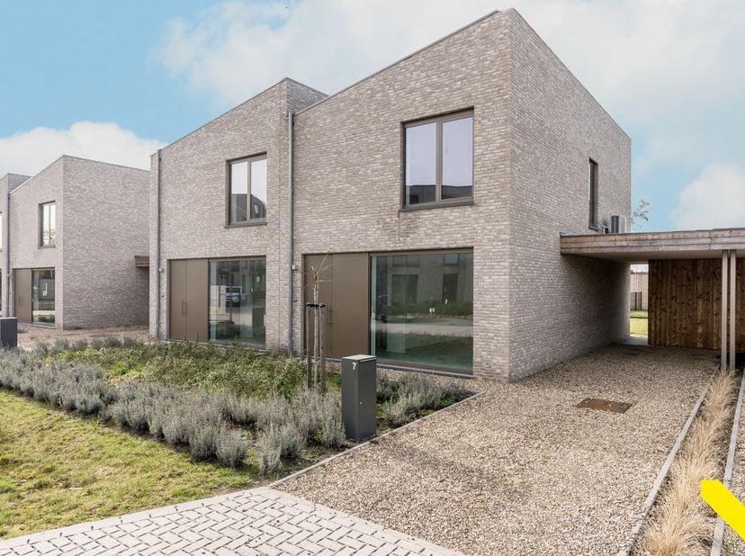 Ontdek deze hedendaagse nieuwbouwwoningen gelegen in de Burgemeester Steyaertstraat.<br />
Troeven:<br />
- Kwalitatieve afwerking met een uitzonderli