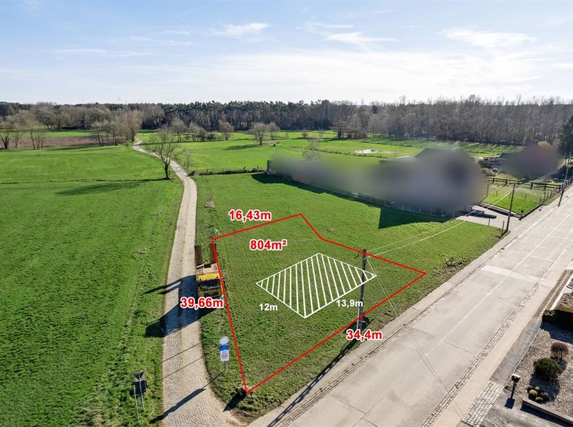 804 m² bouwgrond voor open bebouwing in een goedgekeurde verkaveling in Aarschot. Dit perceel biedt een helder bouwkader zonder bouwverplichting, zoda