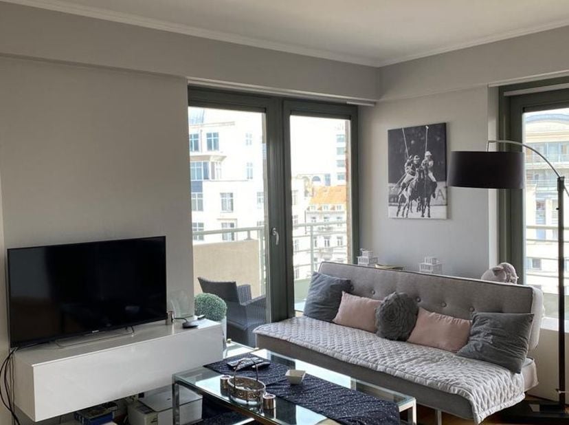 €V B 2.2.6 - DISPONIBLE À PARTIR DU 15/07/2026 - MAX. CONTRAT 1 AN - Cet appartement meublé est situé à côté du parc Léopold et à proximité de l'Union