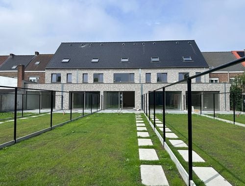                                         Rijwoning te koop in Zandvoorde, € 391.313

