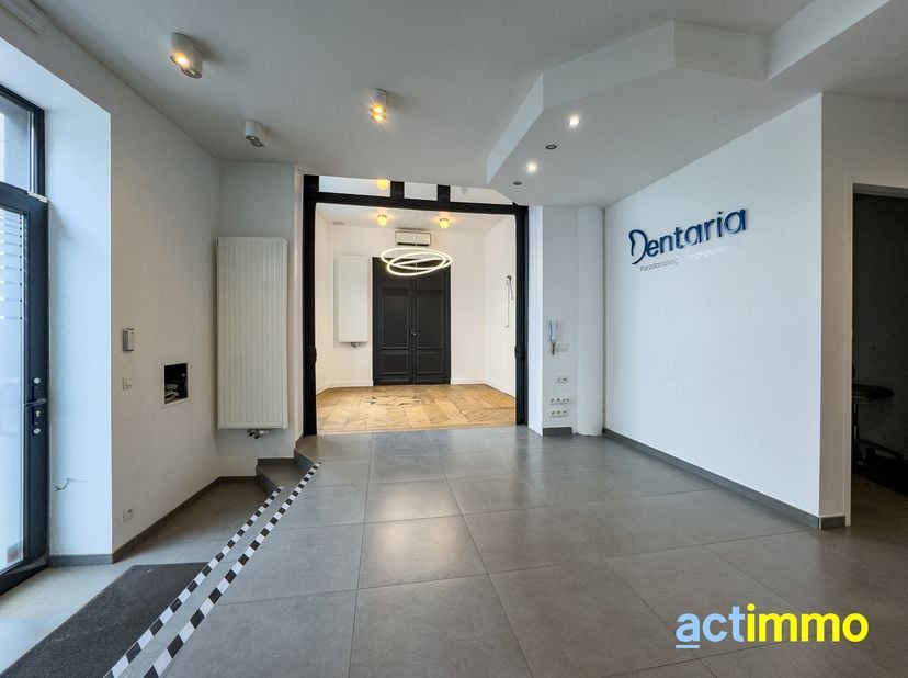 Bien professionnel à vendre à ,
                    7500 Tournai