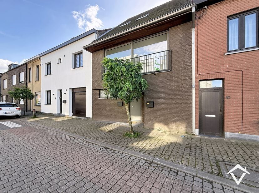 Huis te koop in Felix D'Hoopstraat 45,
                    8700 Tielt