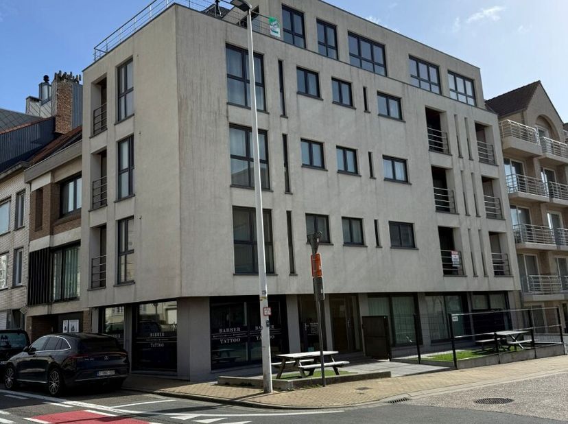 Appartement très moderne et entièrement orienté vers le soleil situé dans une petite résidence à distance de marche de la digue et à proximité du terr