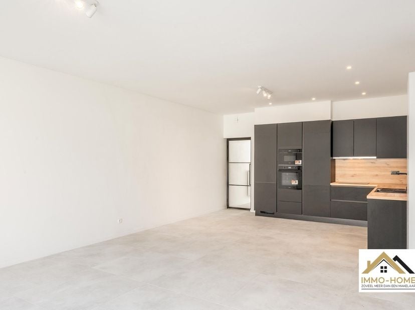 Deze volledige gerenoveerde woning met zonnepanelen is een perfecte buitenkans voor wie op zoek is naar een instapklare moderne woning, voorzien van a