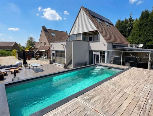                                         Usage mixte à vendre à Moerbeke, € 1.095.000
