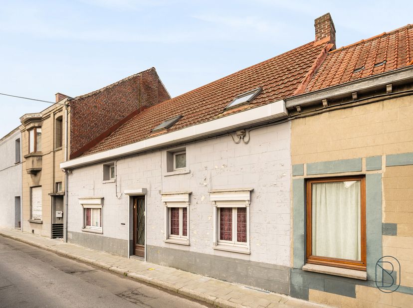 Te koop: woning met potentieel en tuin op centrale ligging in Kain<br />
In het geliefde dorp Kain, op wandelafstand van alle voorzieningen, bevindt z