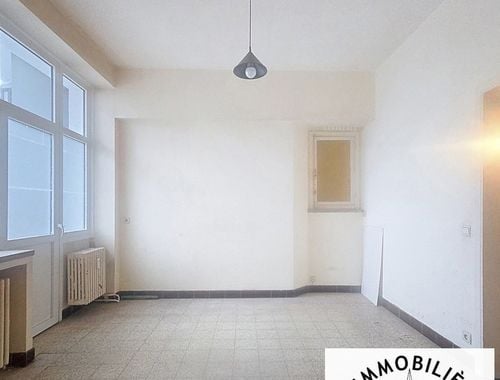                                         Appartement à vendre à Ixelles, € 199.000
